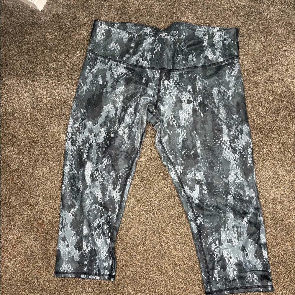 ALO Yoga Gray Patterned Yoga Pants